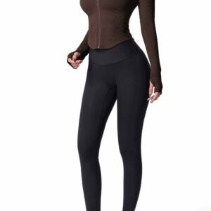 чөнтөктөрү менен чуркоо шорты